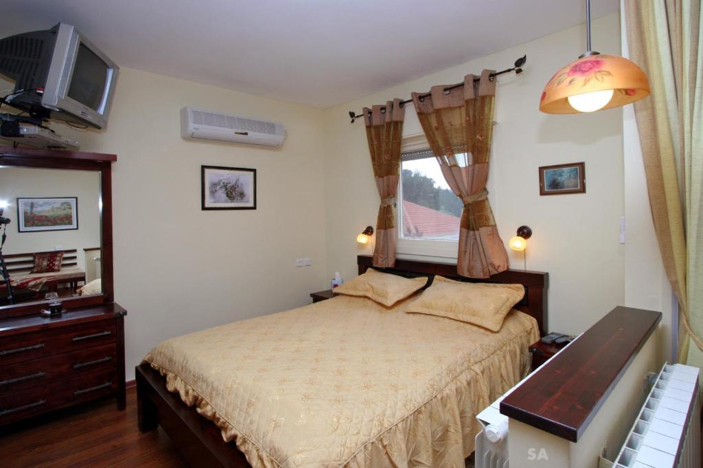 Safed Inn Номер фото