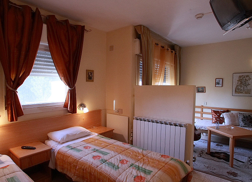 Safed Inn Экстерьер фото